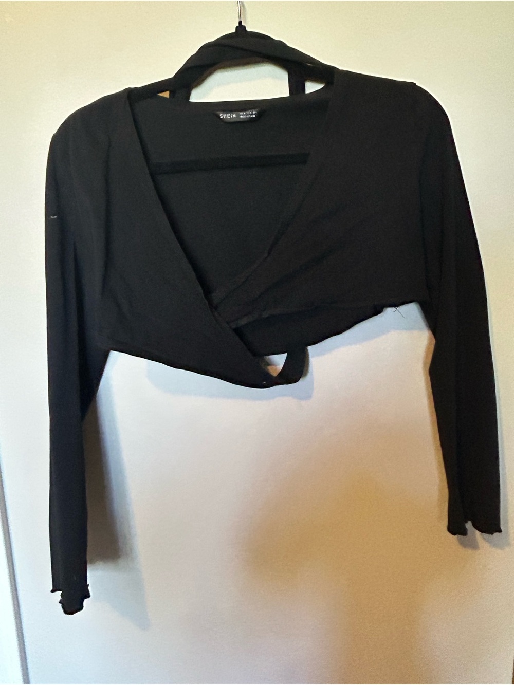 SHEIN Black Long-Sleeve Cropped Wrap Top